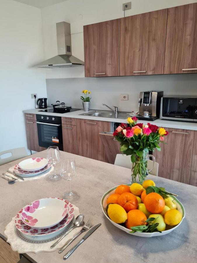 Sole Di Diana Luxury Apartments เปสเคียรา เดล การ์ดา ภายนอก รูปภาพ