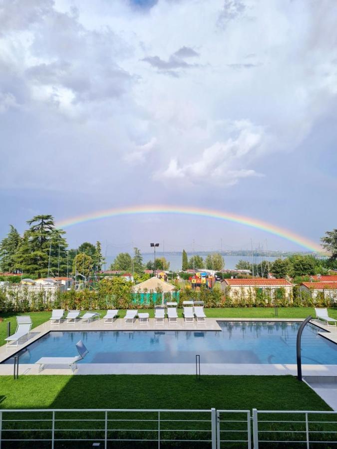 Sole Di Diana Luxury Apartments เปสเคียรา เดล การ์ดา ภายนอก รูปภาพ