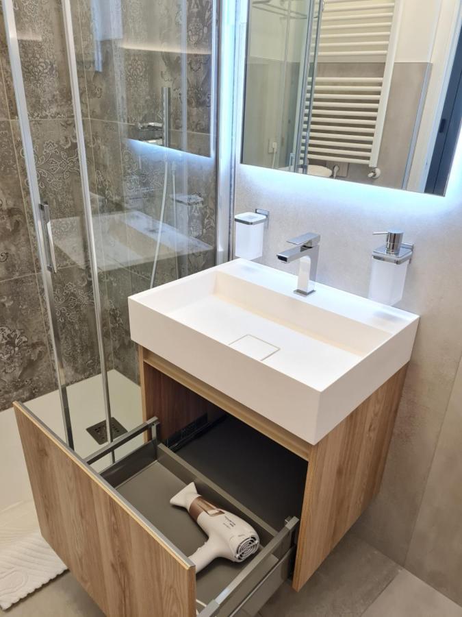 Sole Di Diana Luxury Apartments เปสเคียรา เดล การ์ดา ภายนอก รูปภาพ